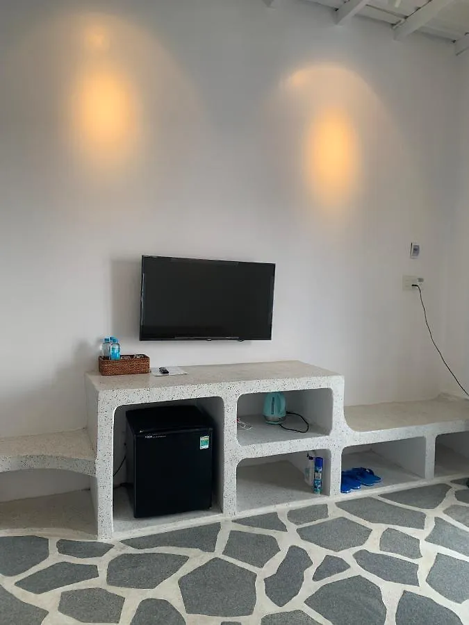 Santorini Villa Cam Ranh 3*,
