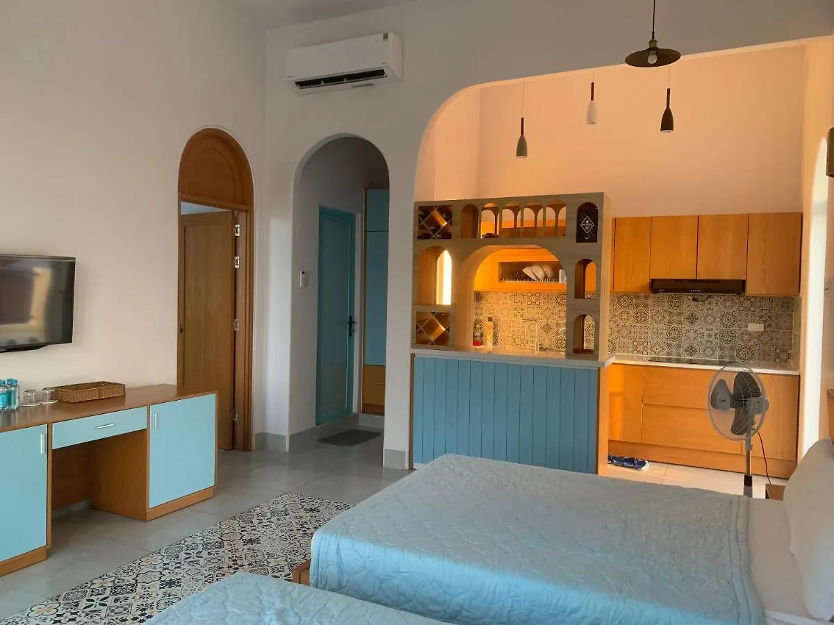 Santorini Villa Cam Ranh 3*,