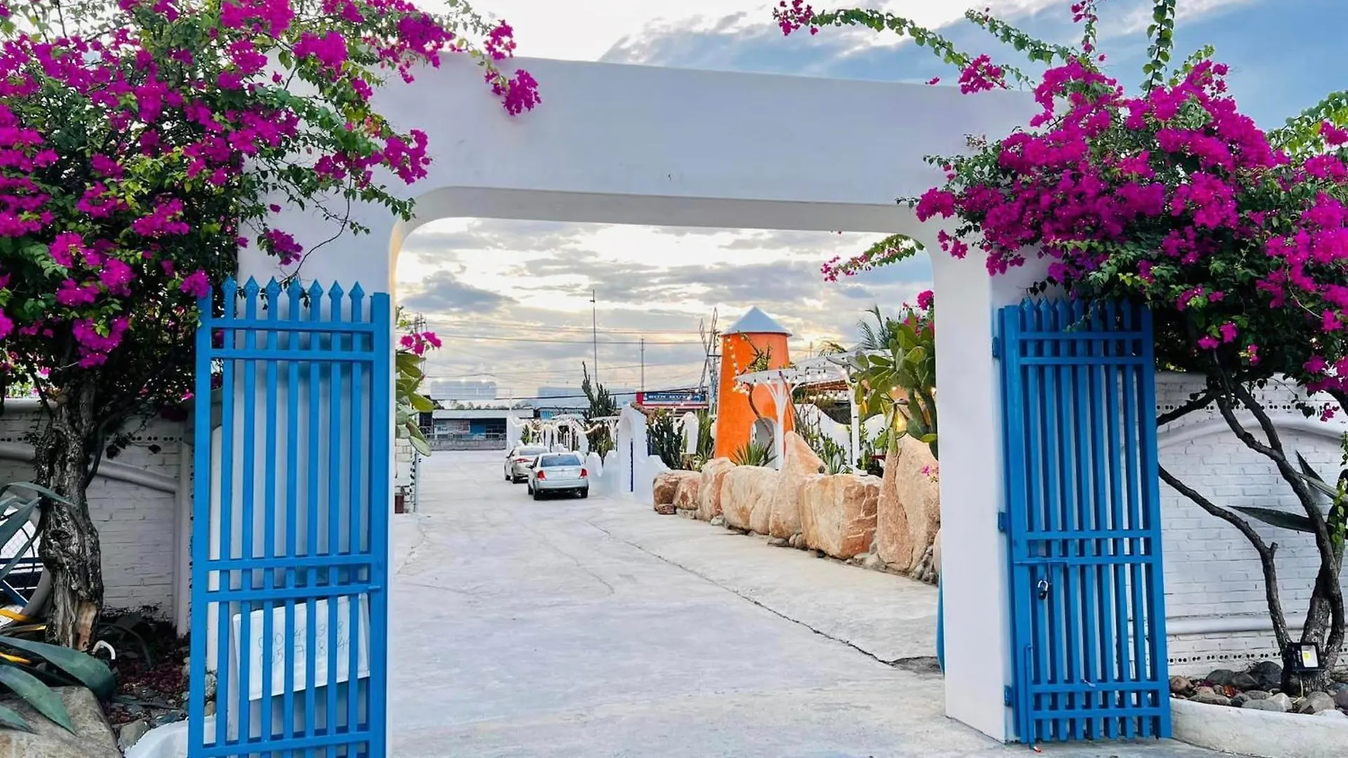 Santorini Villa Cam Ranh