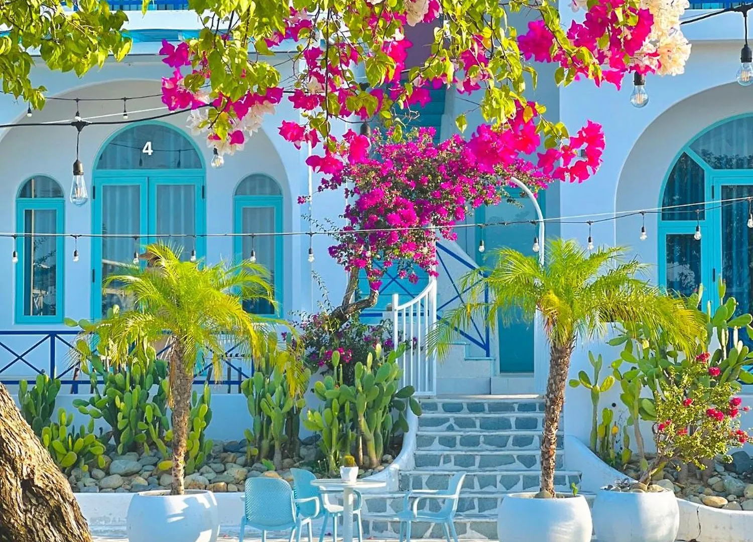 Santorini Villa Cam Ranh Hotel