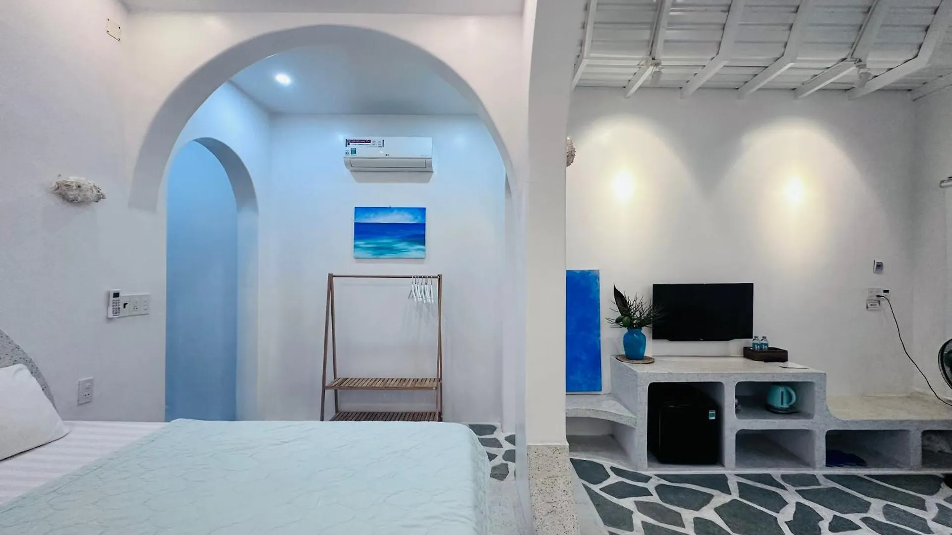 Santorini Villa Cam Ranh Hotel