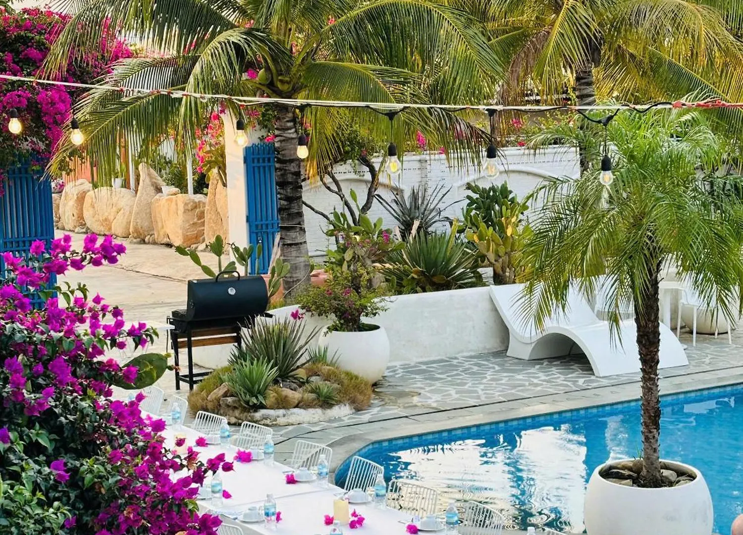 Santorini Villa Cam Ranh Hotel